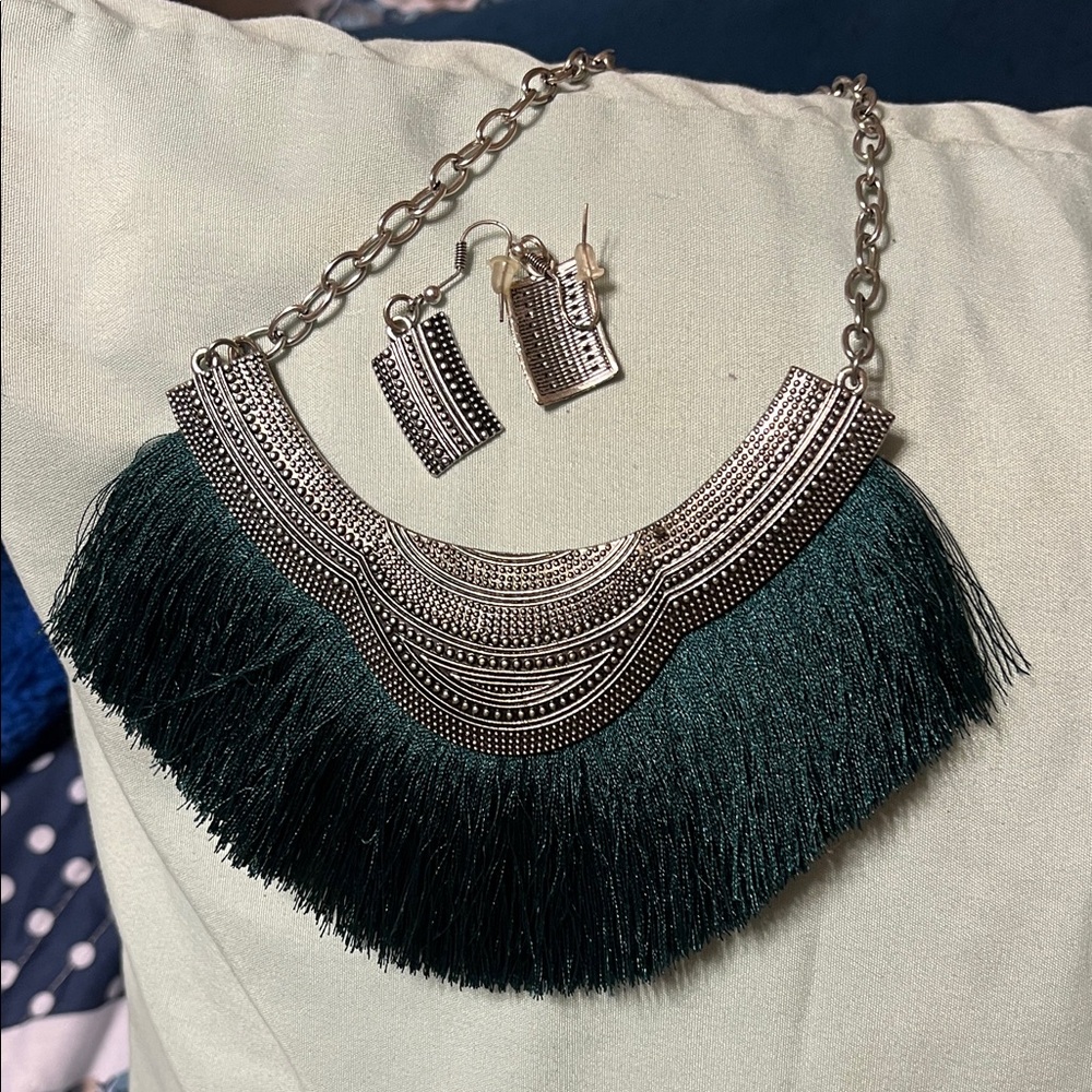 Rue21 Silver and Dark Green Fringe Necklace Set